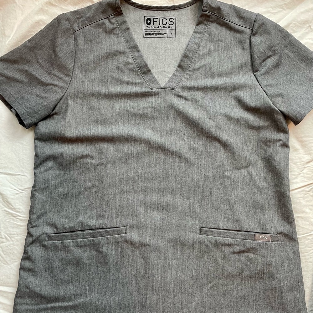 FIGS Casma Three-Pocket Scrub Top - Small